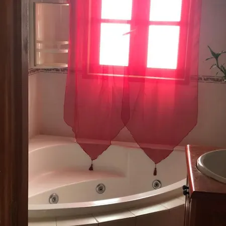 Villa Ensueno, Lugar Natural , Entorno Familiar * Адехе
